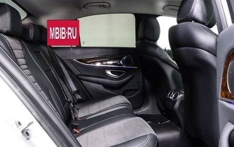 Mercedes-Benz E-Класс, 2019 год, 4 450 000 рублей, 24 фотография
