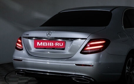 Mercedes-Benz E-Класс, 2019 год, 4 450 000 рублей, 27 фотография