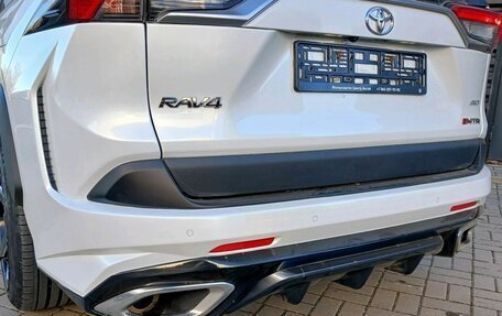 Toyota RAV4, 2021 год, 3 799 000 рублей, 10 фотография