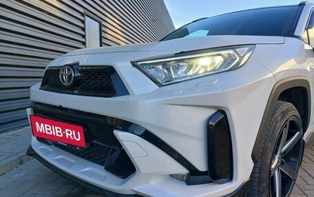 Toyota RAV4, 2021 год, 3 799 000 рублей, 8 фотография