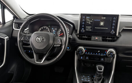 Toyota RAV4, 2021 год, 3 630 000 рублей, 5 фотография