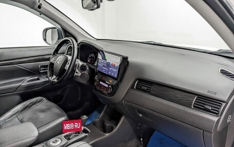 Mitsubishi Outlander III рестайлинг 3, 2015 год, 1 950 000 рублей, 18 фотография