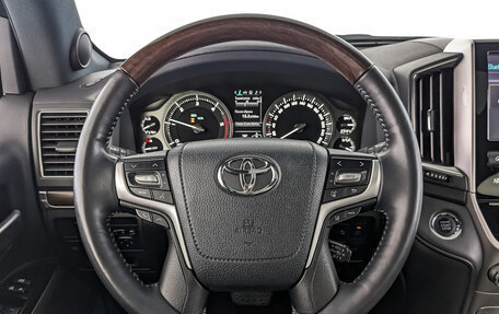 Toyota Land Cruiser 200, 2017 год, 7 990 000 рублей, 19 фотография