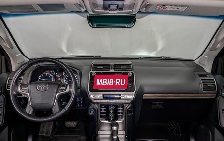 Toyota Land Cruiser Prado 150 рестайлинг 2, 2018 год, 5 950 000 рублей, 9 фотография