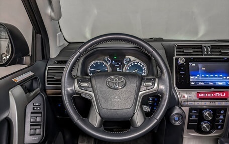 Toyota Land Cruiser Prado 150 рестайлинг 2, 2018 год, 5 950 000 рублей, 14 фотография