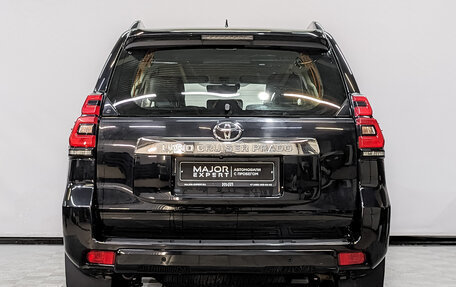 Toyota Land Cruiser Prado 150 рестайлинг 2, 2018 год, 5 950 000 рублей, 21 фотография