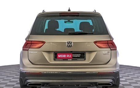 Volkswagen Tiguan II, 2018 год, 2 890 000 рублей, 2 фотография