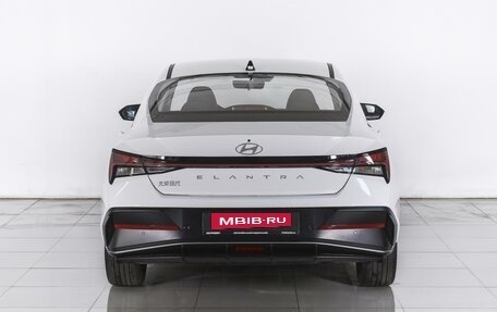 Hyundai Elantra, 2023 год, 2 600 000 рублей, 4 фотография