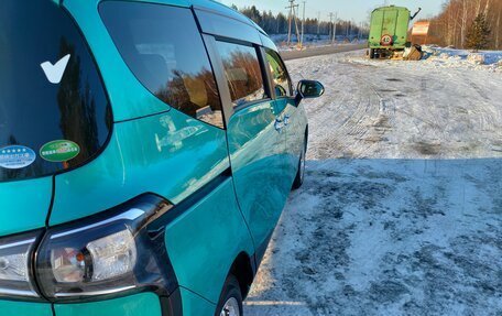 Toyota Sienta II, 2019 год, 1 685 000 рублей, 21 фотография