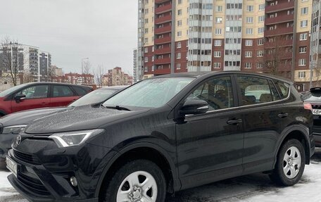 Toyota RAV4, 2017 год, 2 300 000 рублей, 12 фотография