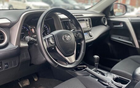 Toyota RAV4, 2017 год, 2 300 000 рублей, 8 фотография