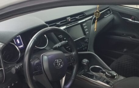 Toyota Camry, 2018 год, 3 400 000 рублей, 8 фотография