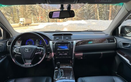 Toyota Camry, 2017 год, 2 450 000 рублей, 13 фотография
