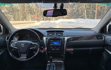 Toyota Camry, 2017 год, 2 450 000 рублей, 15 фотография