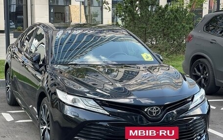 Toyota Camry, 2020 год, 3 300 000 рублей, 2 фотография