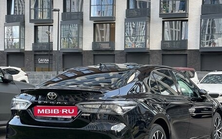 Toyota Camry, 2020 год, 3 300 000 рублей, 3 фотография