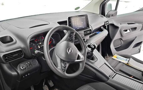 Opel Combo E, 2019 год, 1 950 000 рублей, 11 фотография