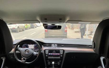 Volkswagen Passat B8 рестайлинг, 2015 год, 1 950 000 рублей, 29 фотография