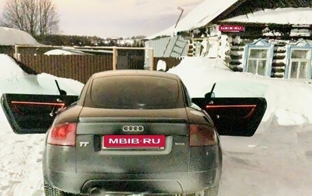 Audi TT, 2001 год, 635 000 рублей, 5 фотография