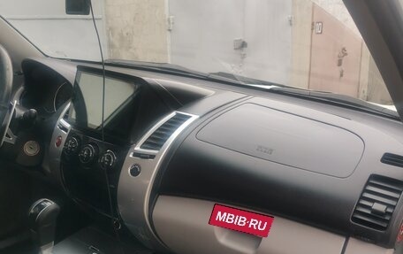 Mitsubishi Pajero Sport II рестайлинг, 2011 год, 1 900 000 рублей, 11 фотография
