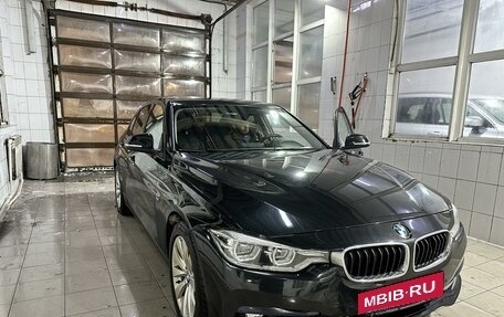 BMW 3 серия, 2017 год, 2 200 000 рублей, 3 фотография
