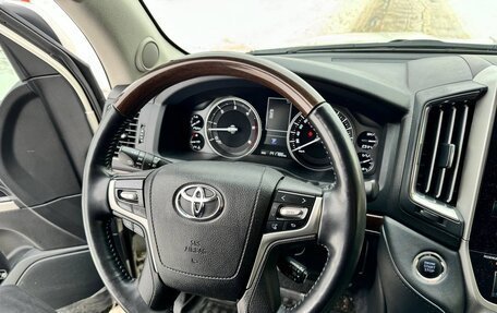 Toyota Land Cruiser 200, 2018 год, 6 000 000 рублей, 13 фотография