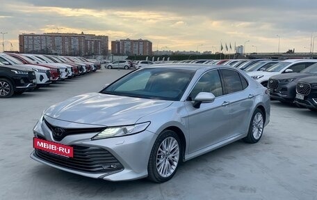 Toyota Camry, 2018 год, 3 223 000 рублей, 3 фотография