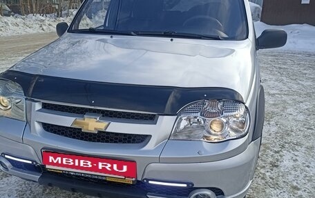Chevrolet Niva I рестайлинг, 2011 год, 585 000 рублей, 3 фотография