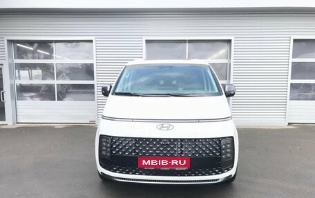 Hyundai Staria, 2023 год, 8 800 000 рублей, 2 фотография
