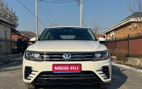 Volkswagen Tiguan II, 2020 год, 2 570 000 рублей, 5 фотография
