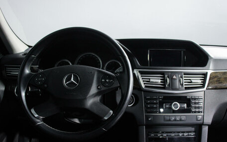 Mercedes-Benz E-Класс, 2012 год, 1 800 000 рублей, 12 фотография
