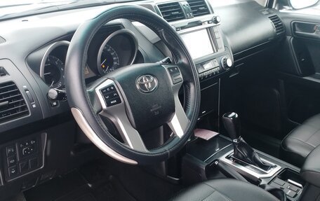 Toyota Land Cruiser Prado 150 рестайлинг 2, 2015 год, 3 500 000 рублей, 7 фотография