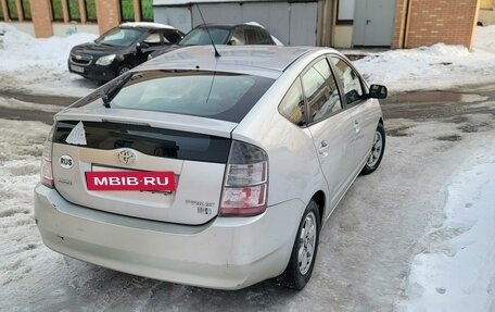 Toyota Prius, 2004 год, 600 000 рублей, 6 фотография
