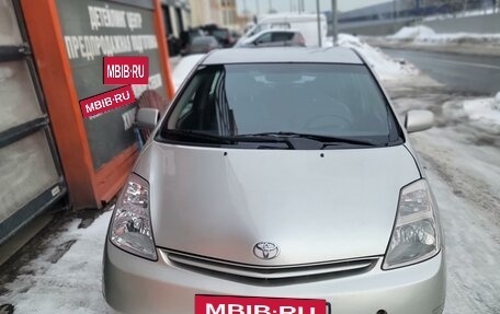 Toyota Prius, 2004 год, 600 000 рублей, 11 фотография