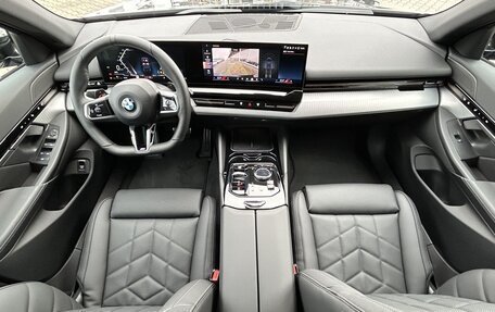 BMW 5 серия, 2024 год, 6 550 000 рублей, 15 фотография