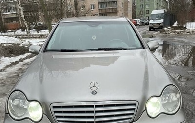 Mercedes-Benz C-Класс, 2004 год, 640 000 рублей, 1 фотография