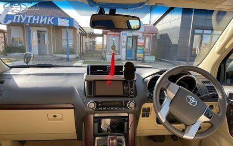 Toyota Land Cruiser Prado 150 рестайлинг 2, 2017 год, 4 700 000 рублей, 14 фотография