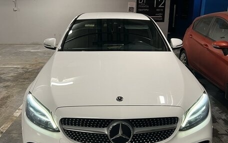 Mercedes-Benz C-Класс, 2018 год, 3 000 000 рублей, 5 фотография