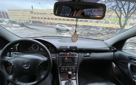Mercedes-Benz C-Класс, 2004 год, 640 000 рублей, 7 фотография