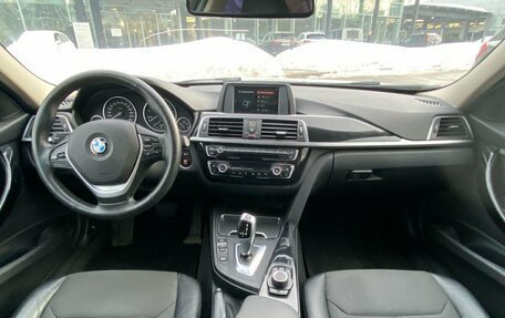 BMW 3 серия, 2017 год, 1 890 000 рублей, 11 фотография