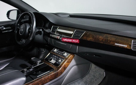 Audi A8, 2015 год, 3 010 000 рублей, 9 фотография