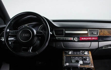 Audi A8, 2015 год, 3 010 000 рублей, 12 фотография