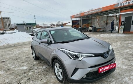 Toyota C-HR I рестайлинг, 2018 год, 2 600 000 рублей, 4 фотография