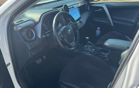 Toyota RAV4, 2018 год, 2 700 000 рублей, 11 фотография