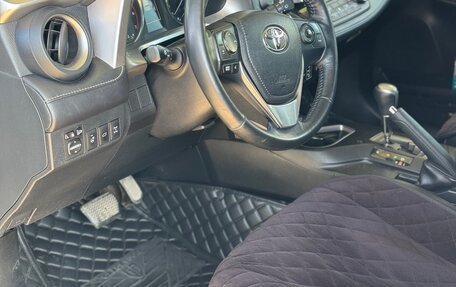 Toyota RAV4, 2018 год, 2 700 000 рублей, 20 фотография