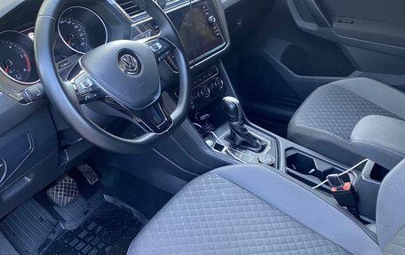 Volkswagen Tiguan II, 2018 год, 2 800 000 рублей, 10 фотография