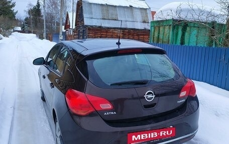 Opel Astra J, 2013 год, 840 000 рублей, 3 фотография