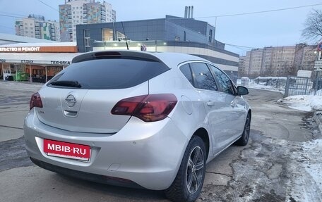 Opel Astra J, 2011 год, 770 000 рублей, 4 фотография