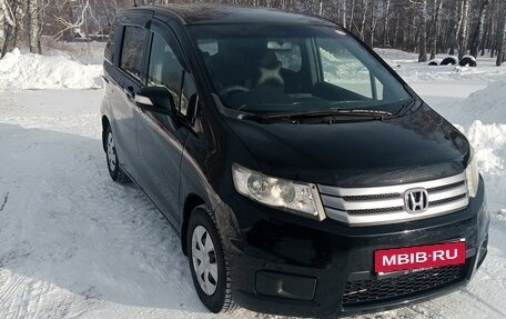 Honda Freed I, 2013 год, 1 350 000 рублей, 22 фотография