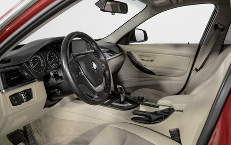 BMW 3 серия, 2013 год, 1 970 000 рублей, 15 фотография
